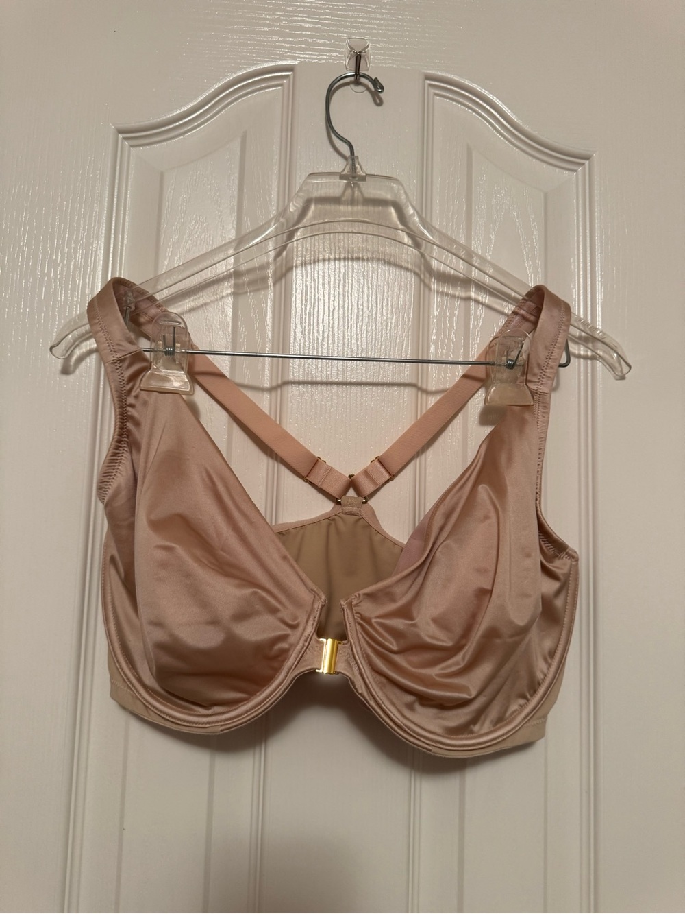 Front-Closure Satin Underwire Bra in Blush Nude